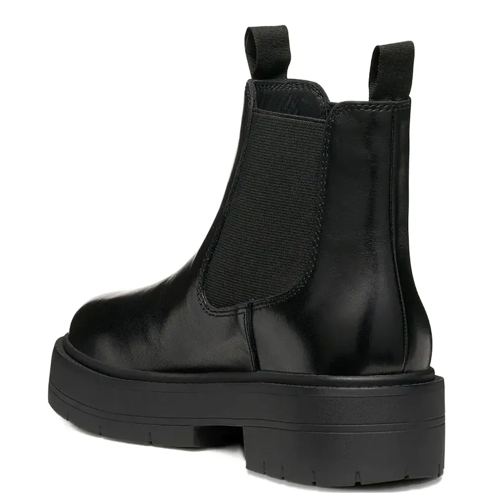 Кожаные ботинки