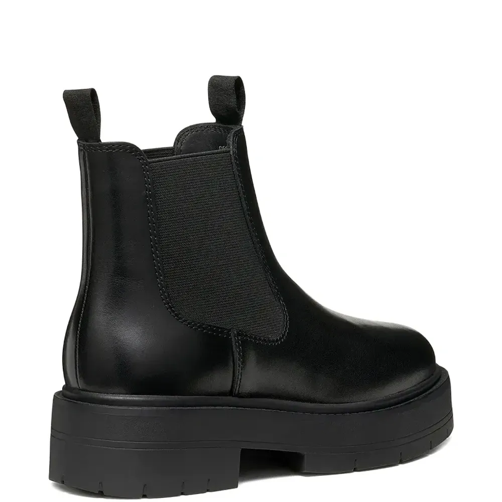 Кожаные ботинки