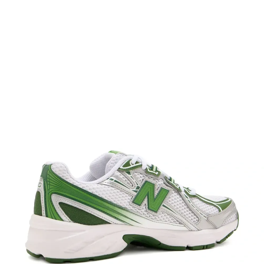 Кроссовки 740