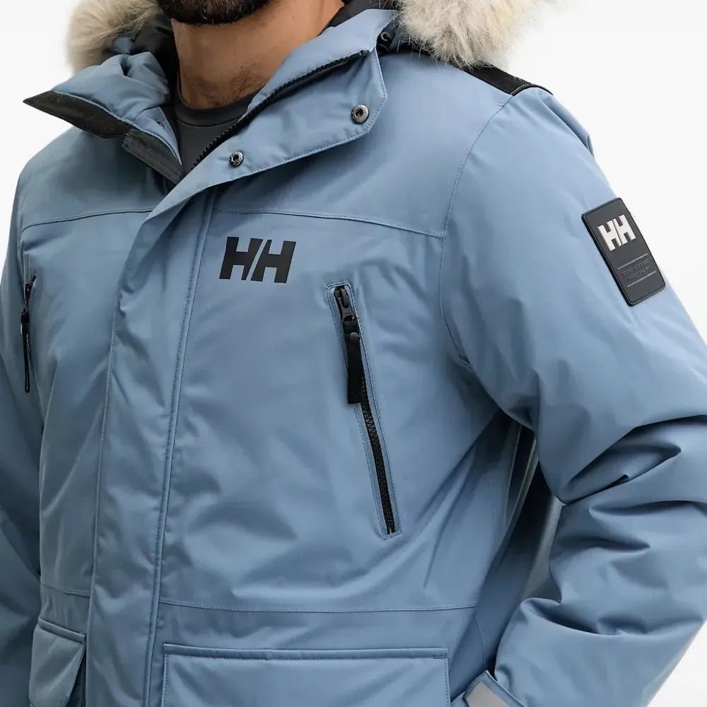 Парка Reine с капюшоном