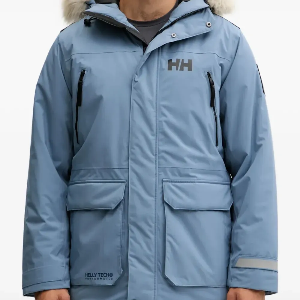 Парка Reine с капюшоном