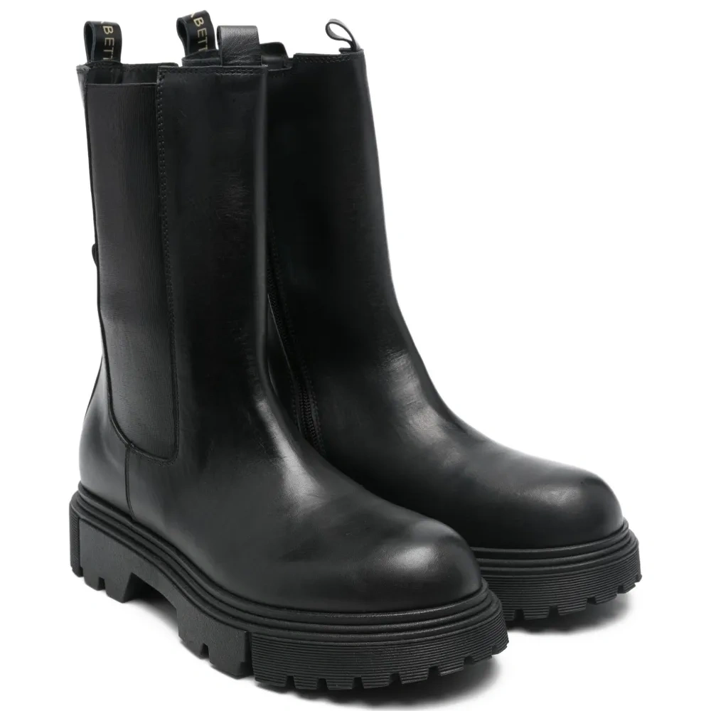 Кожаные ботинки