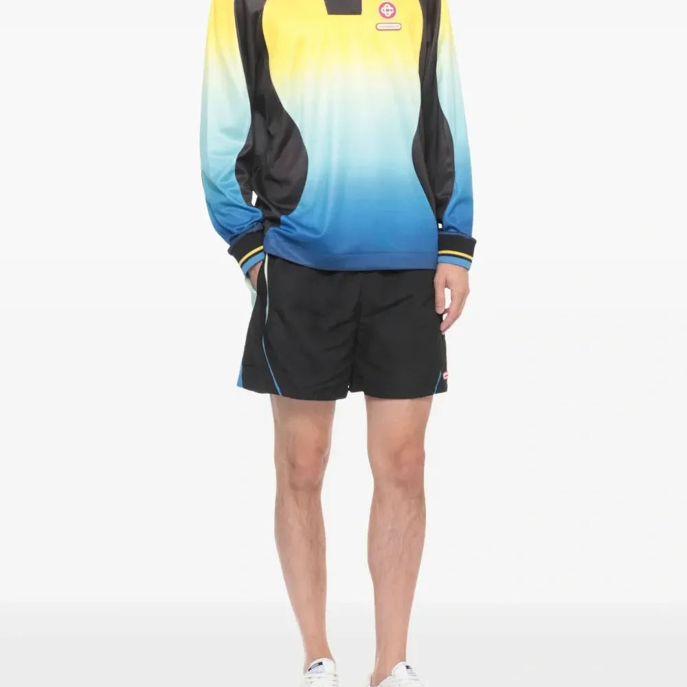 Перфорированная футболка с длинными рукавами