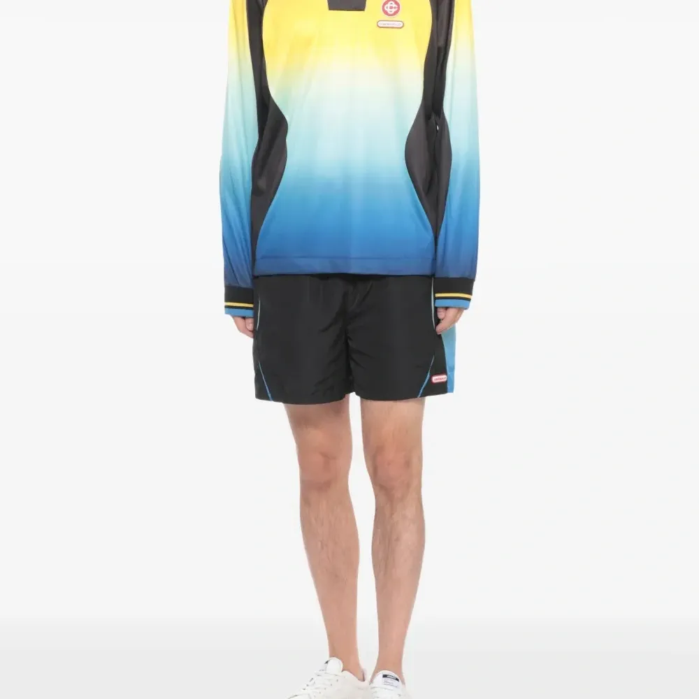 Перфорированная футболка с длинными рукавами