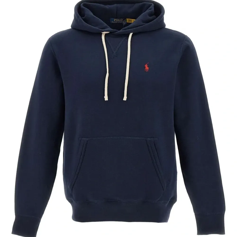 Худи с вышитым логотипом