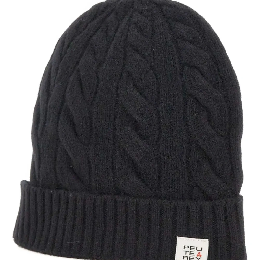 Шапка бини фактурной вязки