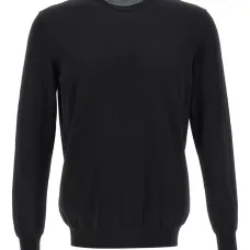 Свитер с круглым вырезом