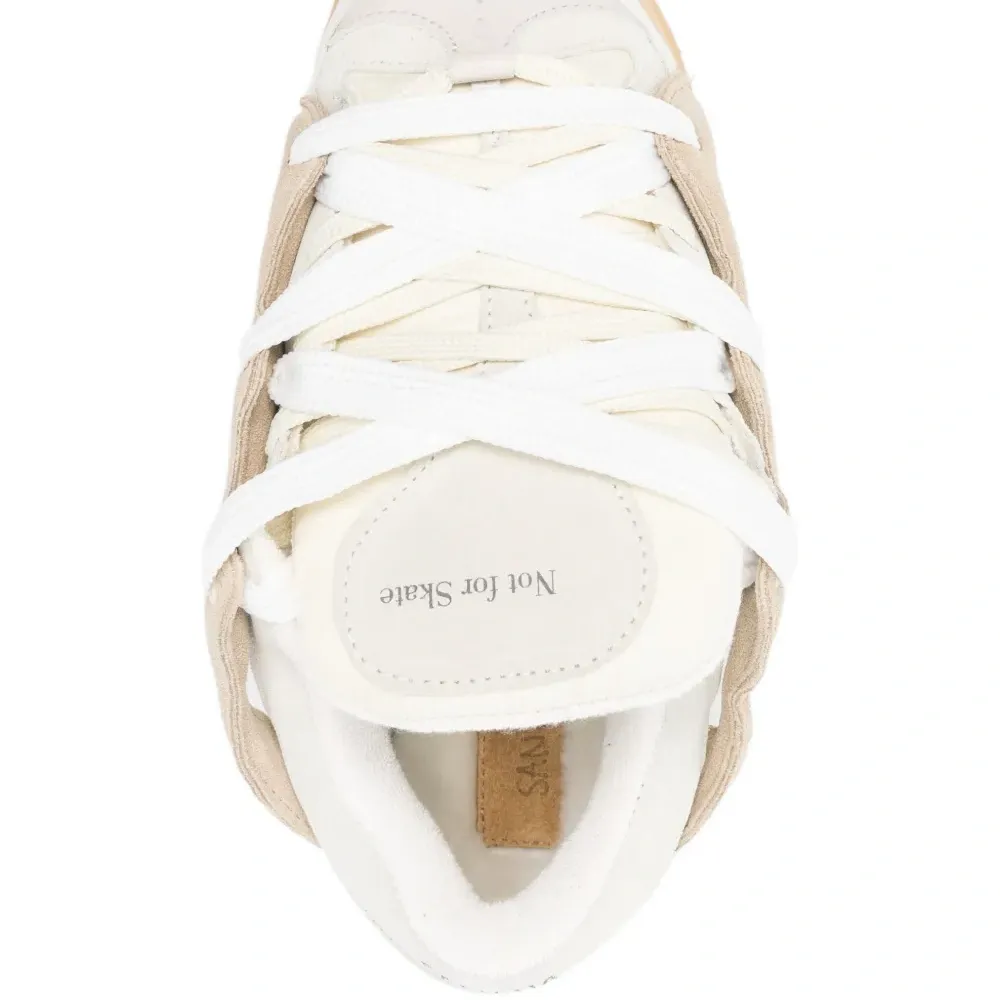 Замшевые кроссовки