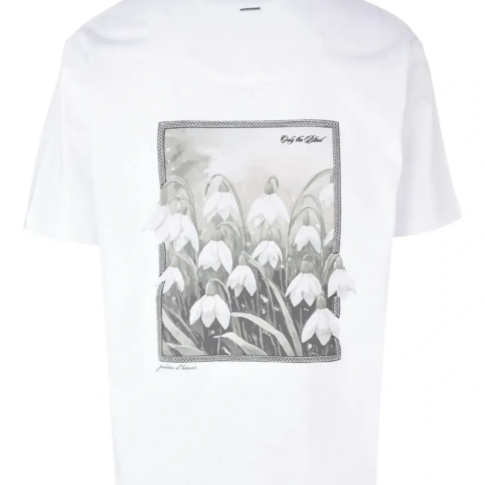 Футболка с узором "иней на цветах"