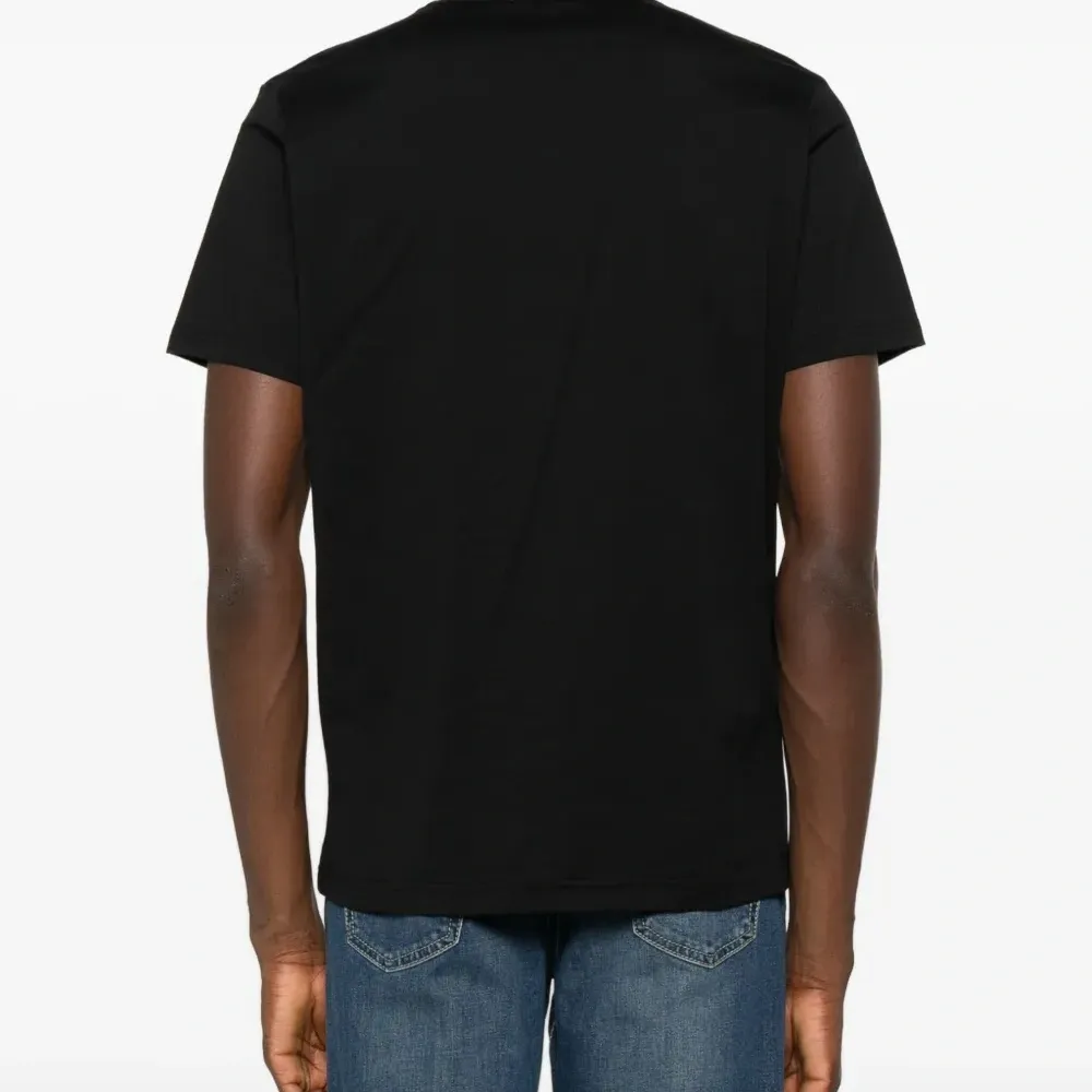 Футболка с короткими рукавами и V-образным вырезом