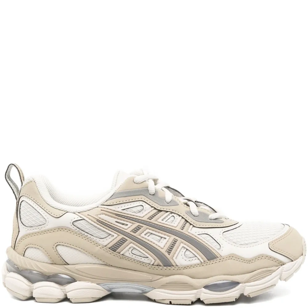 Кроссовки с панельным дизайном