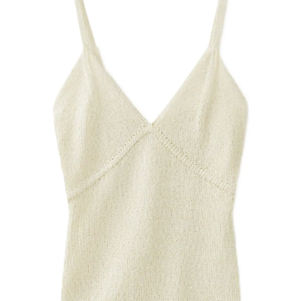 Топ с V-образным вырезом Carolina