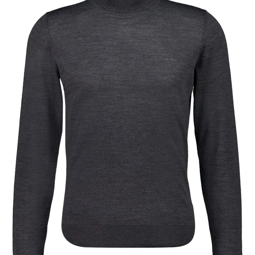 Свитер с воротником-стойкой