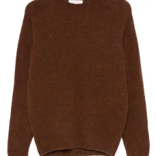 Свитер с круглым вырезом