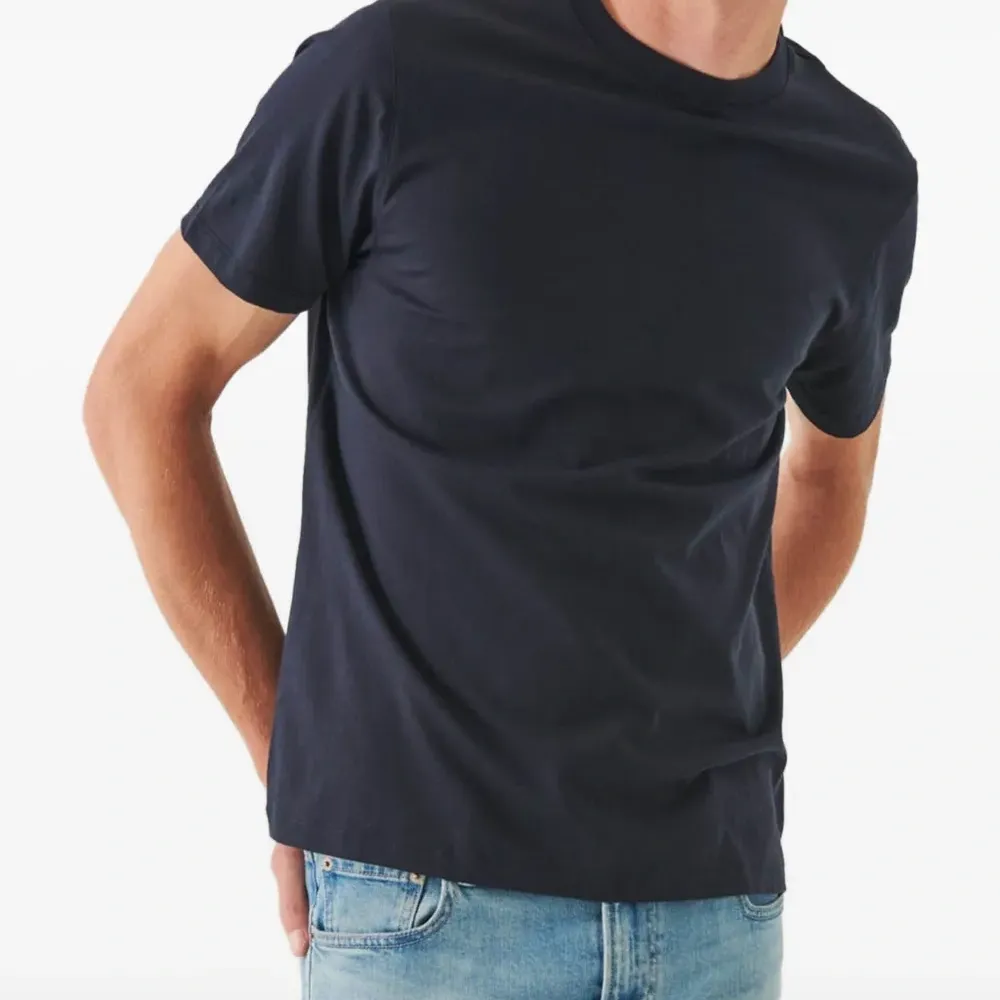 Футболка с круглым вырезом