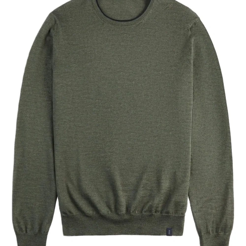 Свитер с круглым вырезом и налокотниками