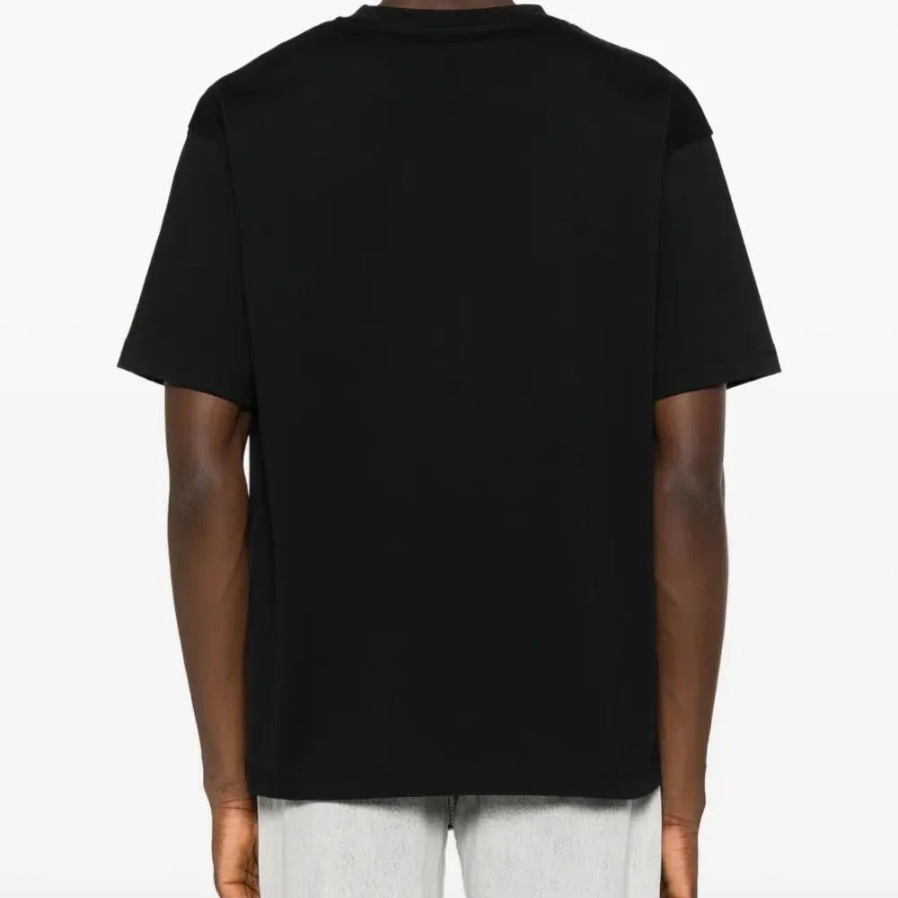 Футболка с графическим принтом