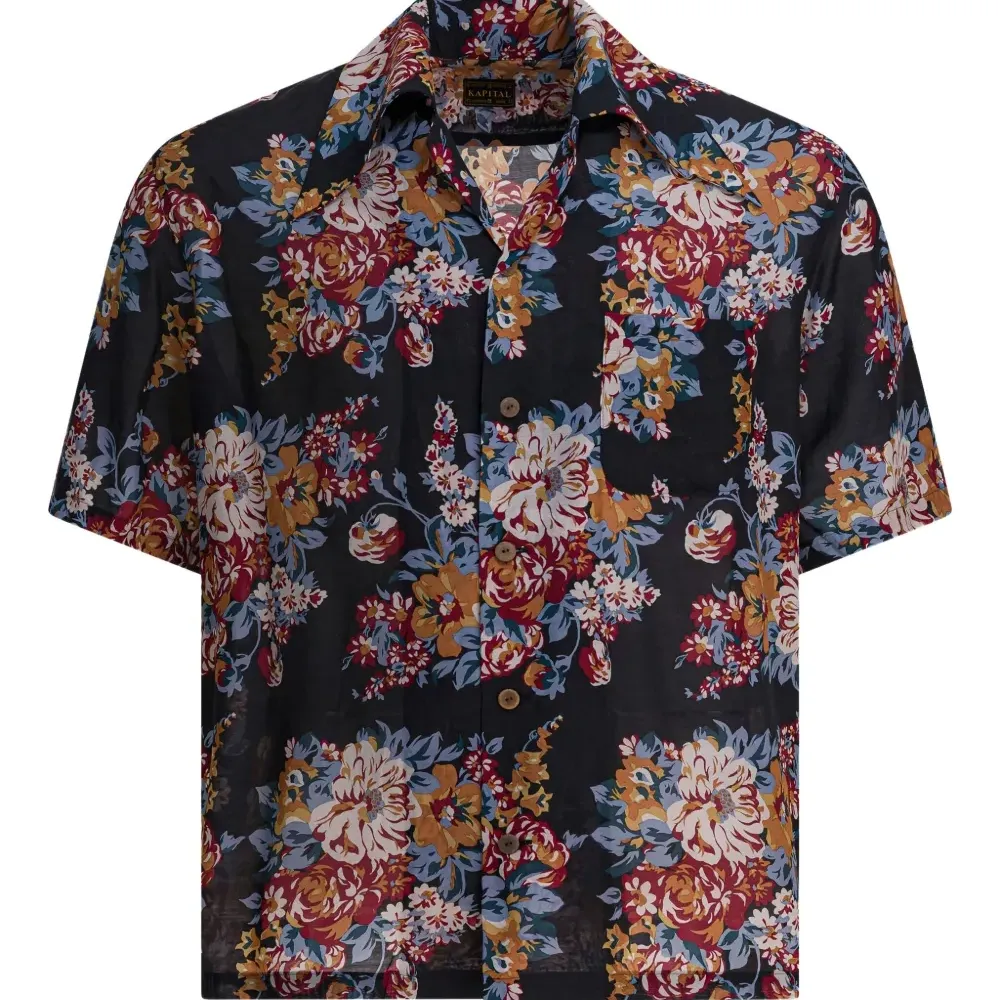 Рубашка с цветочным рисунком и карманом