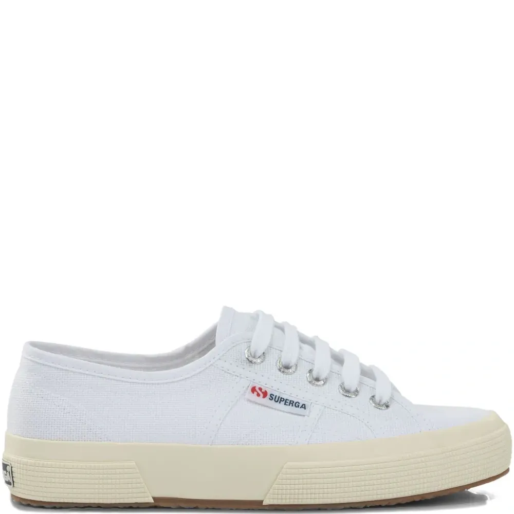 Кроссовки на шнуровке Кроссовки на шнуровке