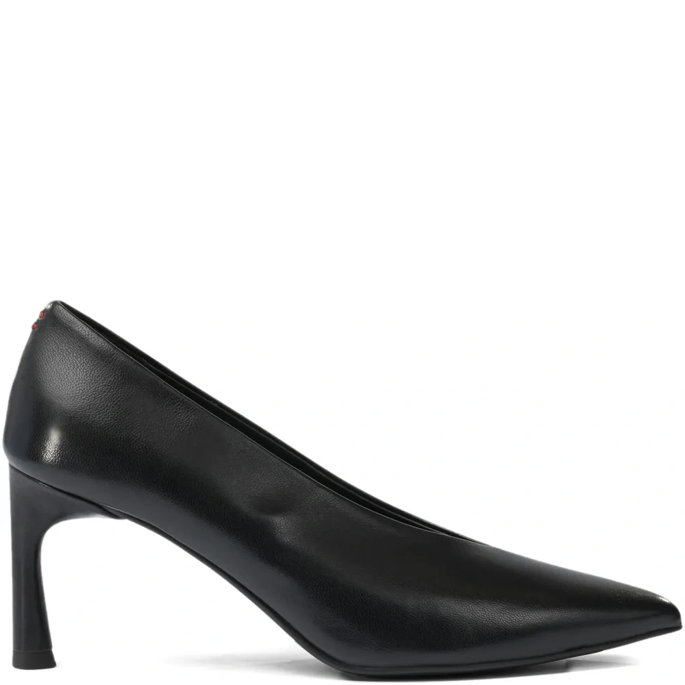 Туфли-лодочки на каблуке с заострённым носком