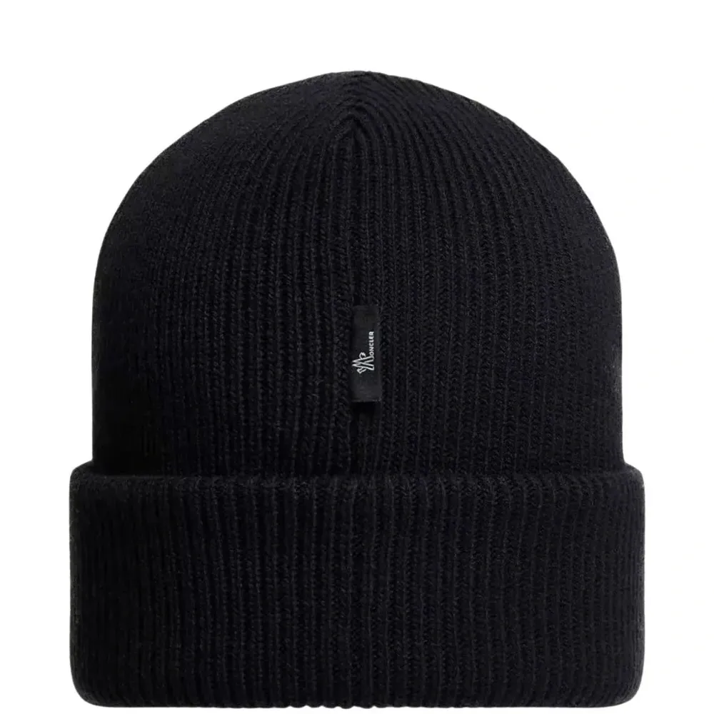 Бейсболка с логотипом