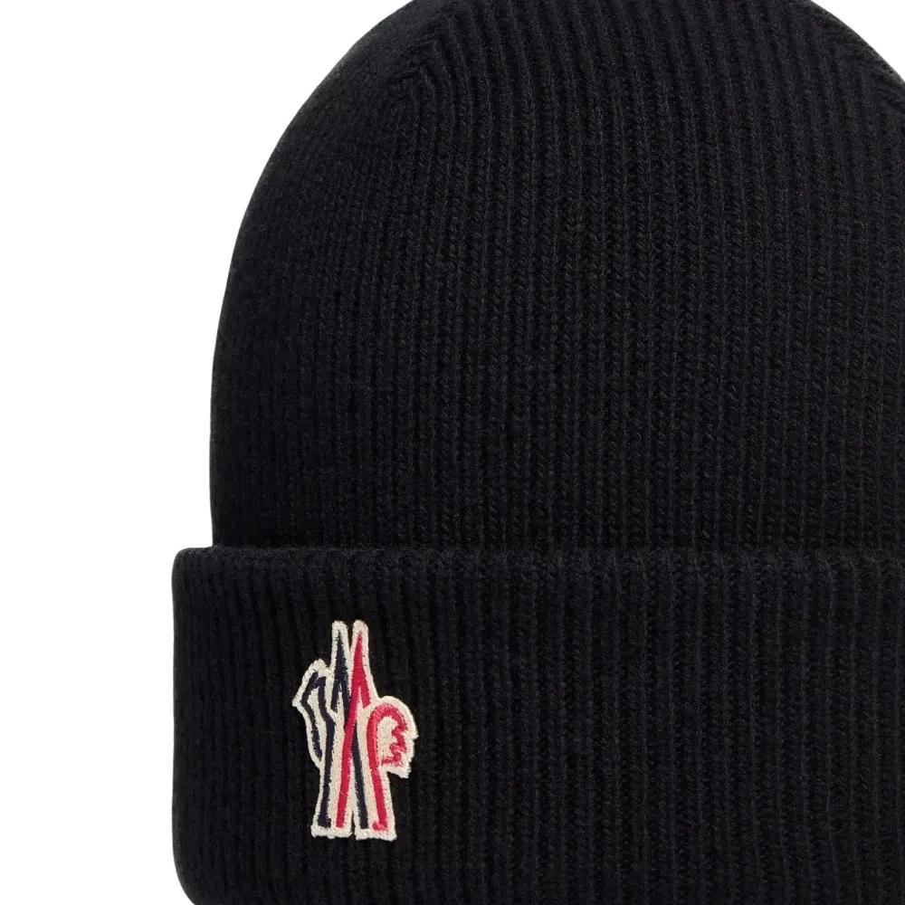 Бейсболка с логотипом