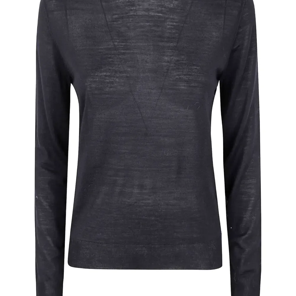 Свитер с круглым вырезом