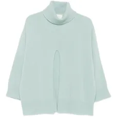 Свитер с высоким воротником и разрезом спереди