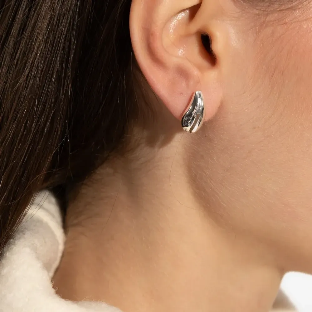 Мини-серьга-волна