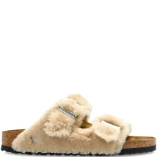 Босоножки Arizona на плоской подошве с ремешками и пряжками Босоножки Arizona на плоской подошве с ремешками и пряжками