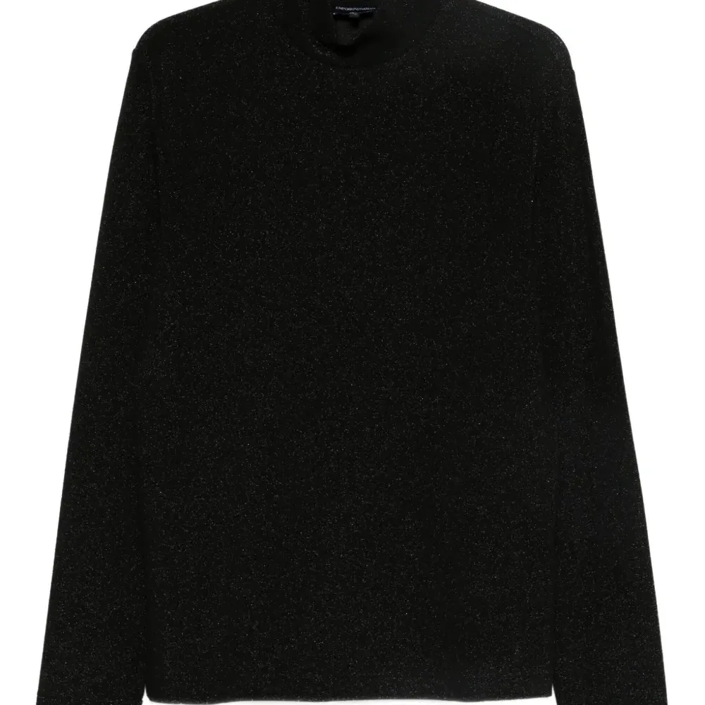 Джемпер с высоким воротником и длинными рукавами