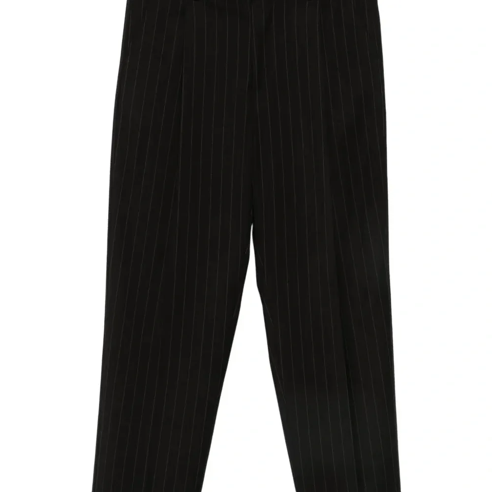 Брюки прямого кроя в тонкую полоску Брюки прямого кроя в тонкую полоску