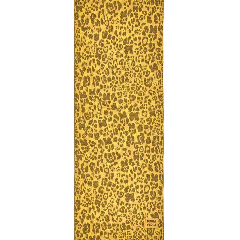 Шарф с бахромой и леопардовым принтом