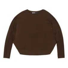 Блузка с вырезом-лодочкой