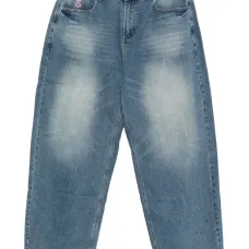 Джинсы на пуговицах