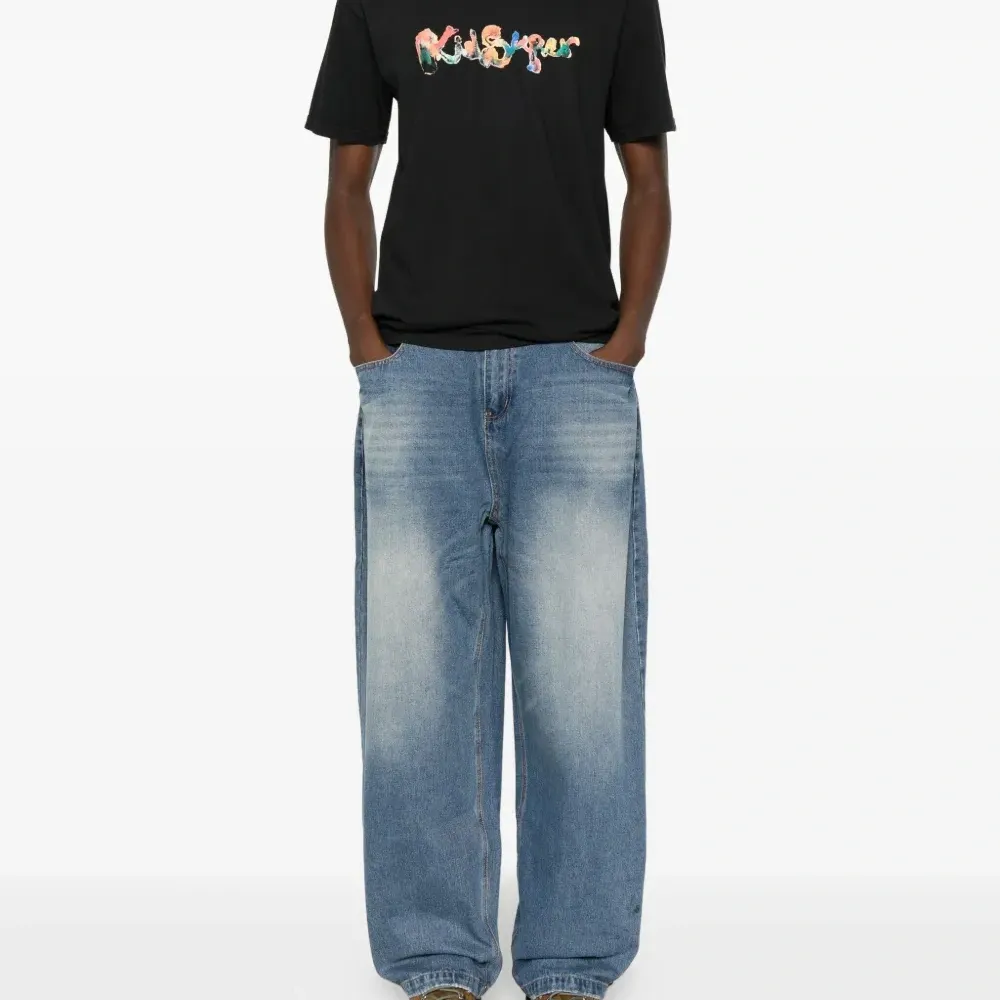 Футболка с логотипом