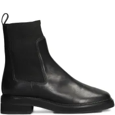 Ботинки с эластичными вставками