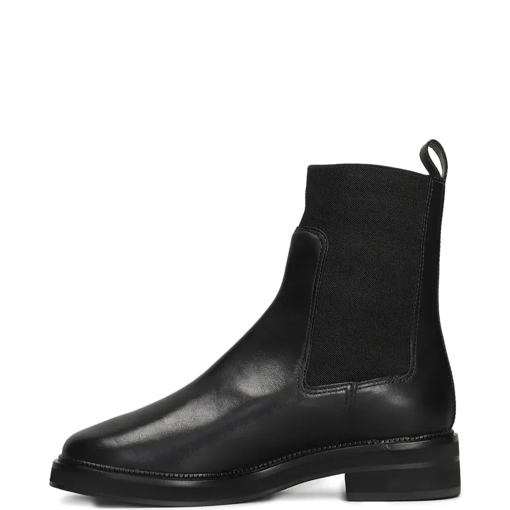 Ботинки с эластичными вставками