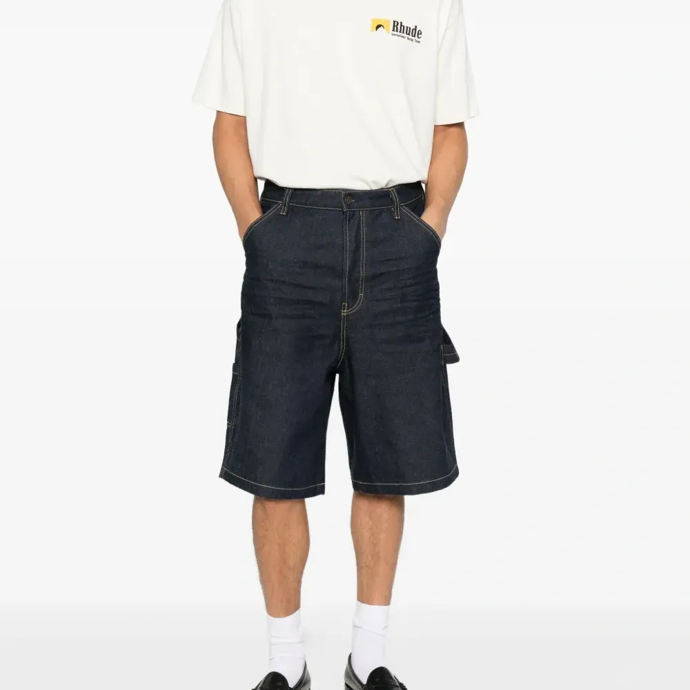 Футболка с логотипом