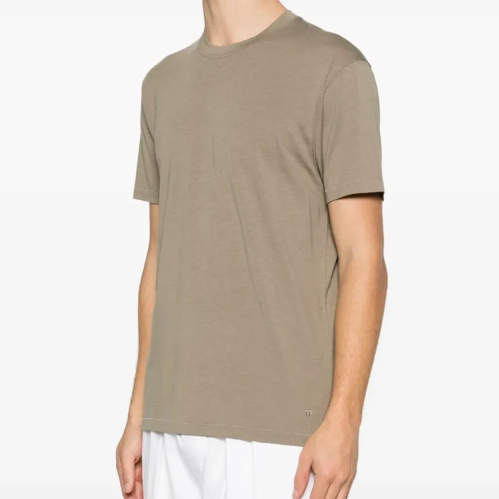 Футболка с круглым вырезом