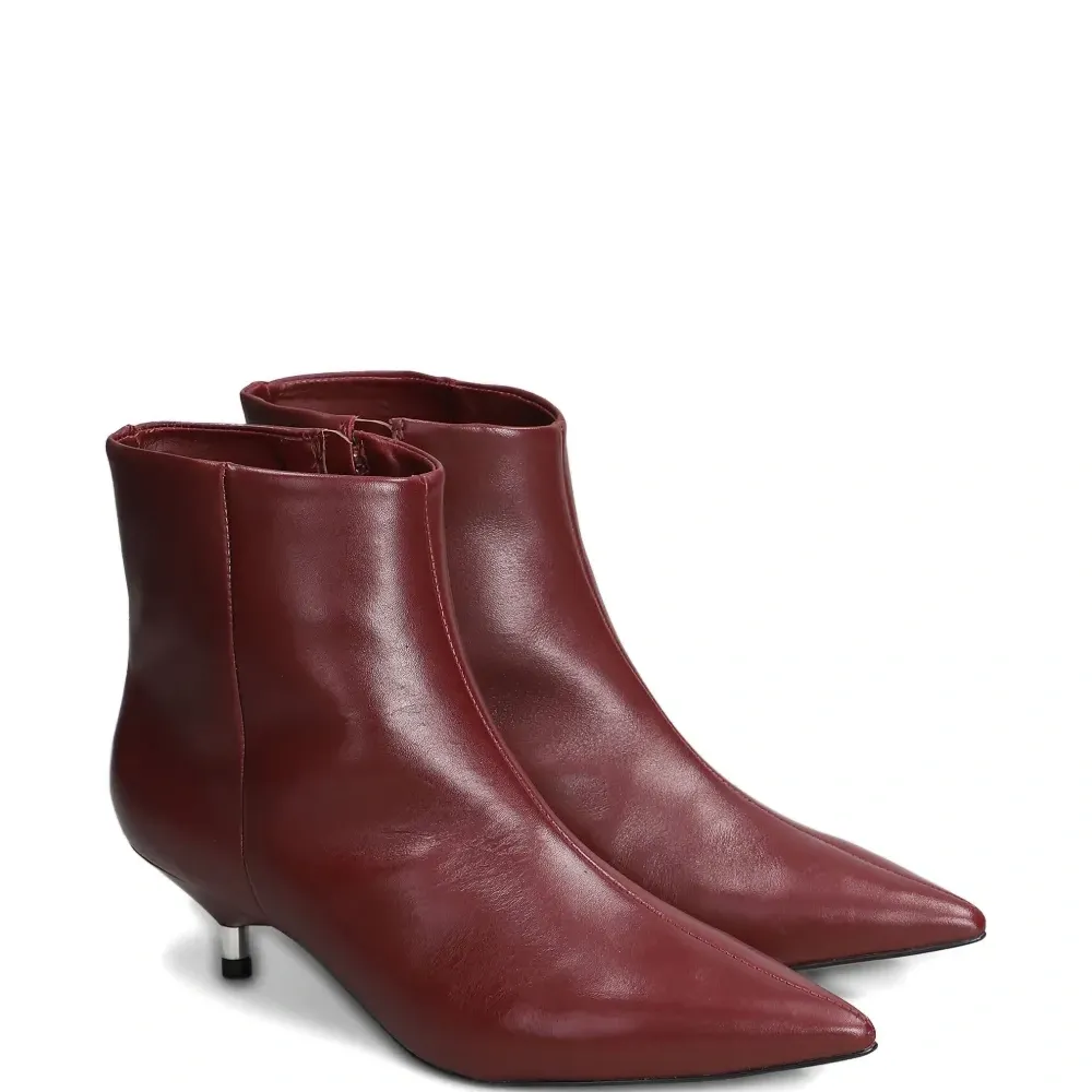 Ботильоны на каблуке 40 мм с заострённым носком