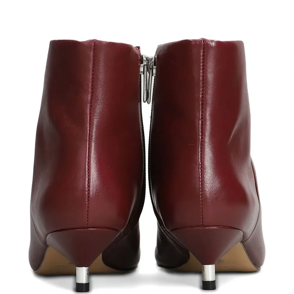 Ботильоны на каблуке 40 мм с заострённым носком