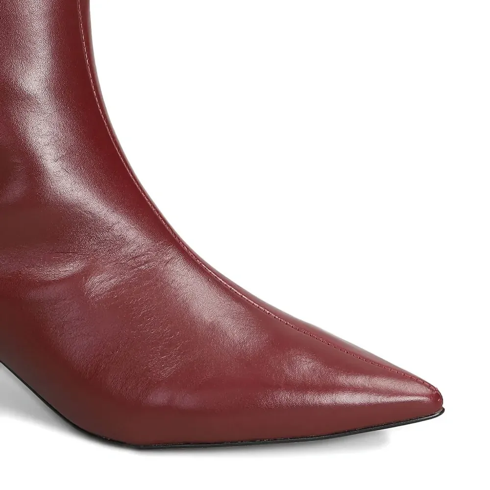 Ботильоны на каблуке 40 мм с заострённым носком