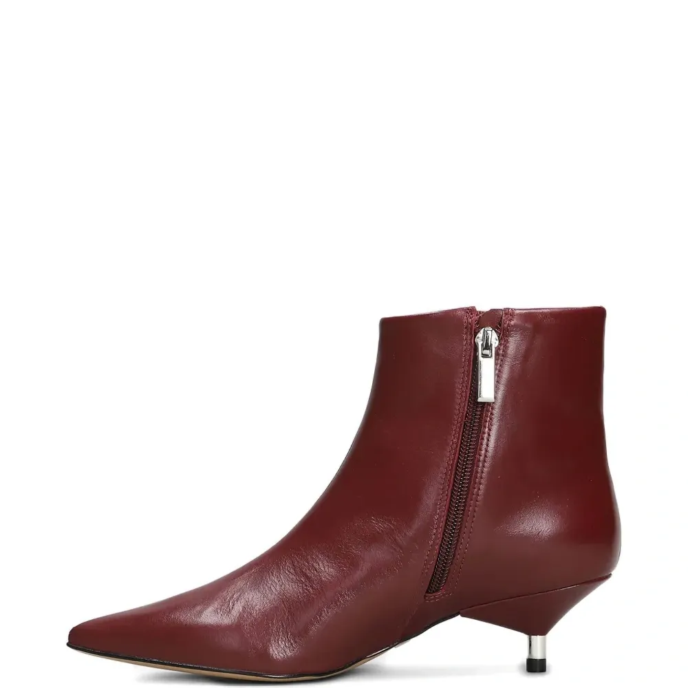 Ботильоны на каблуке 40 мм с заострённым носком