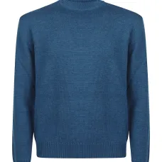 Свитер с высоким воротником