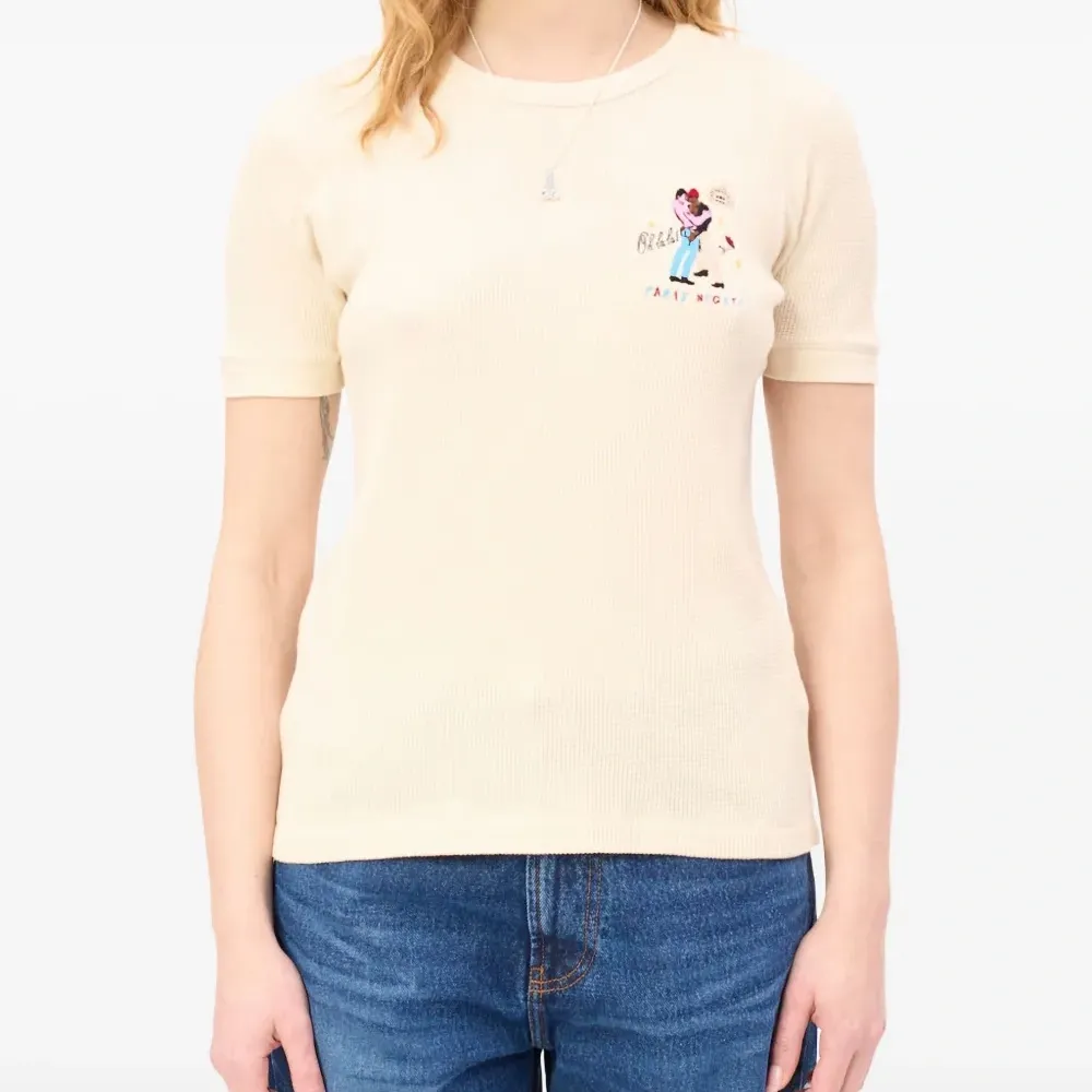 Футболка с вышивкой "Восторги Парижских ночей"