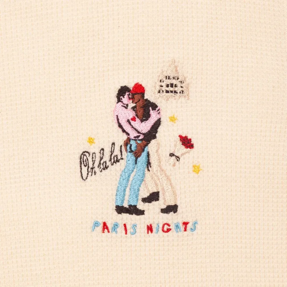 Футболка с вышивкой "Восторги Парижских ночей"