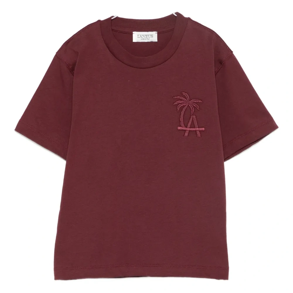 Футболка с вышитым логотипом