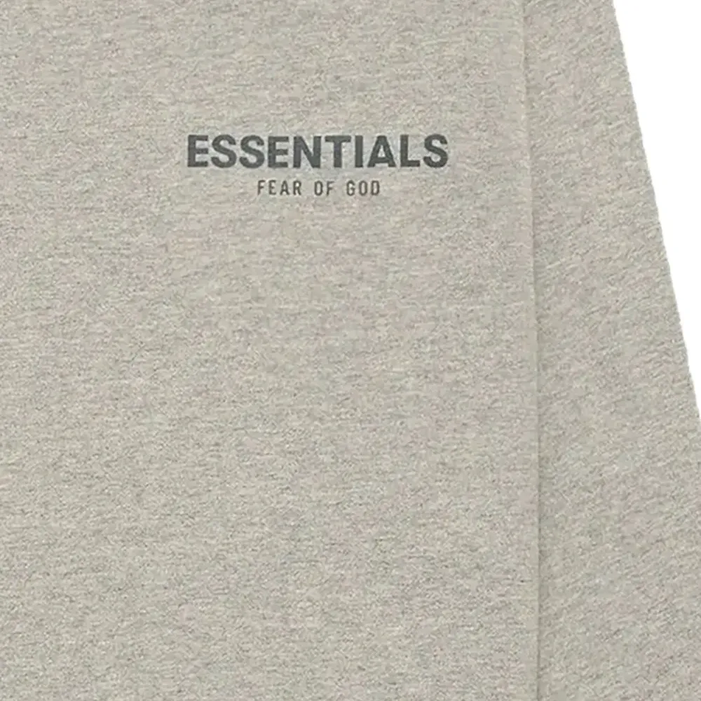 Футболка с воротником-стойкой