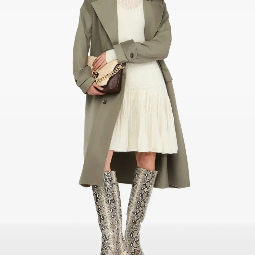 Платье с кружевной строчкой